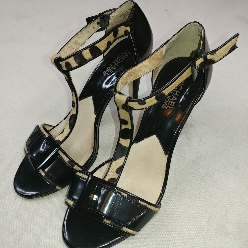 Michael Kors Tan/Black Leather T-Strap Shoes Leopa
